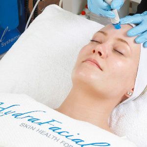 HydraFacial – Das Anti-Aging Wunder der Filmstars